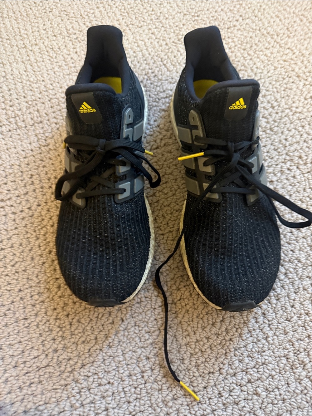MEN'S SIZE 11.5 LIMITED EDITION ULTRA BOOST SNEAKERS - RARE COLOR AND GENTLY WOR